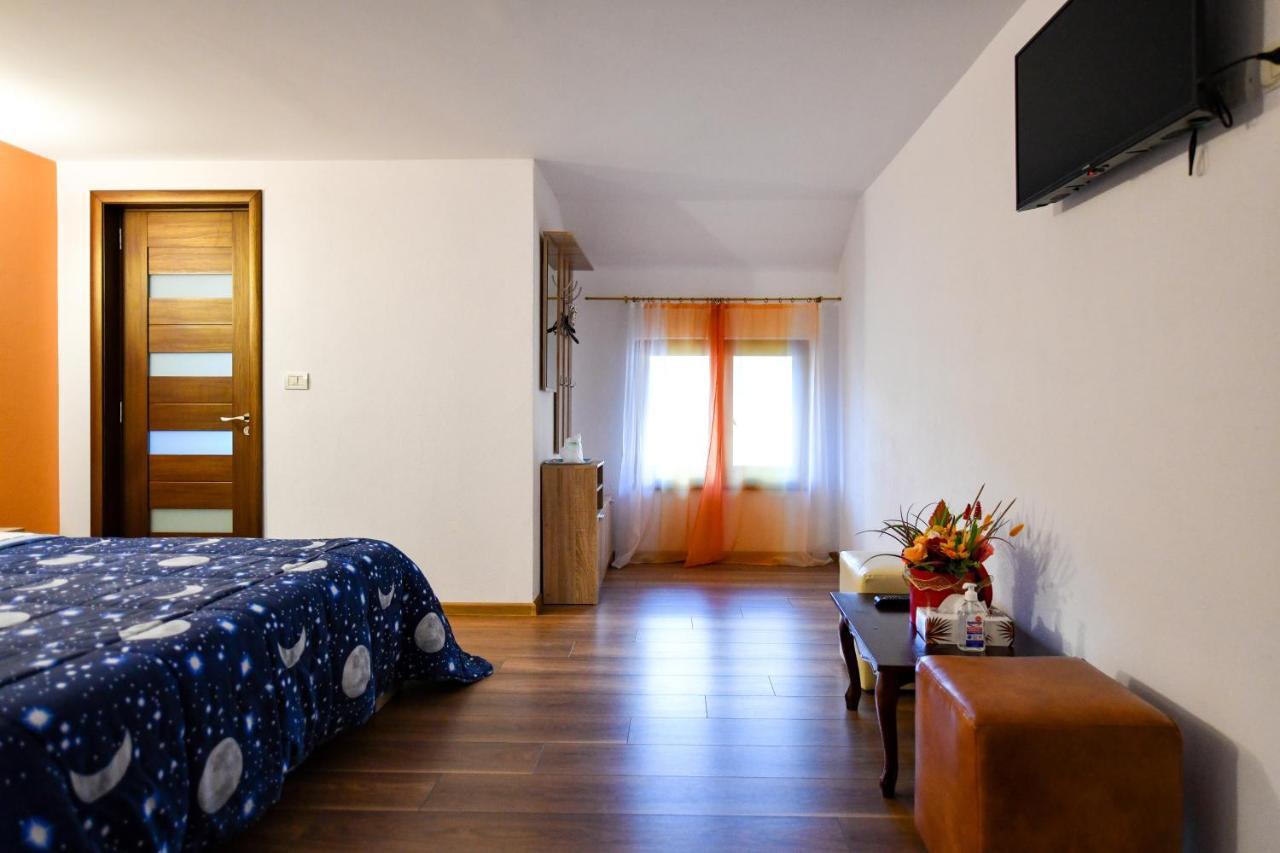 Villa Castellino Tirgu Ocna Bagian luar foto