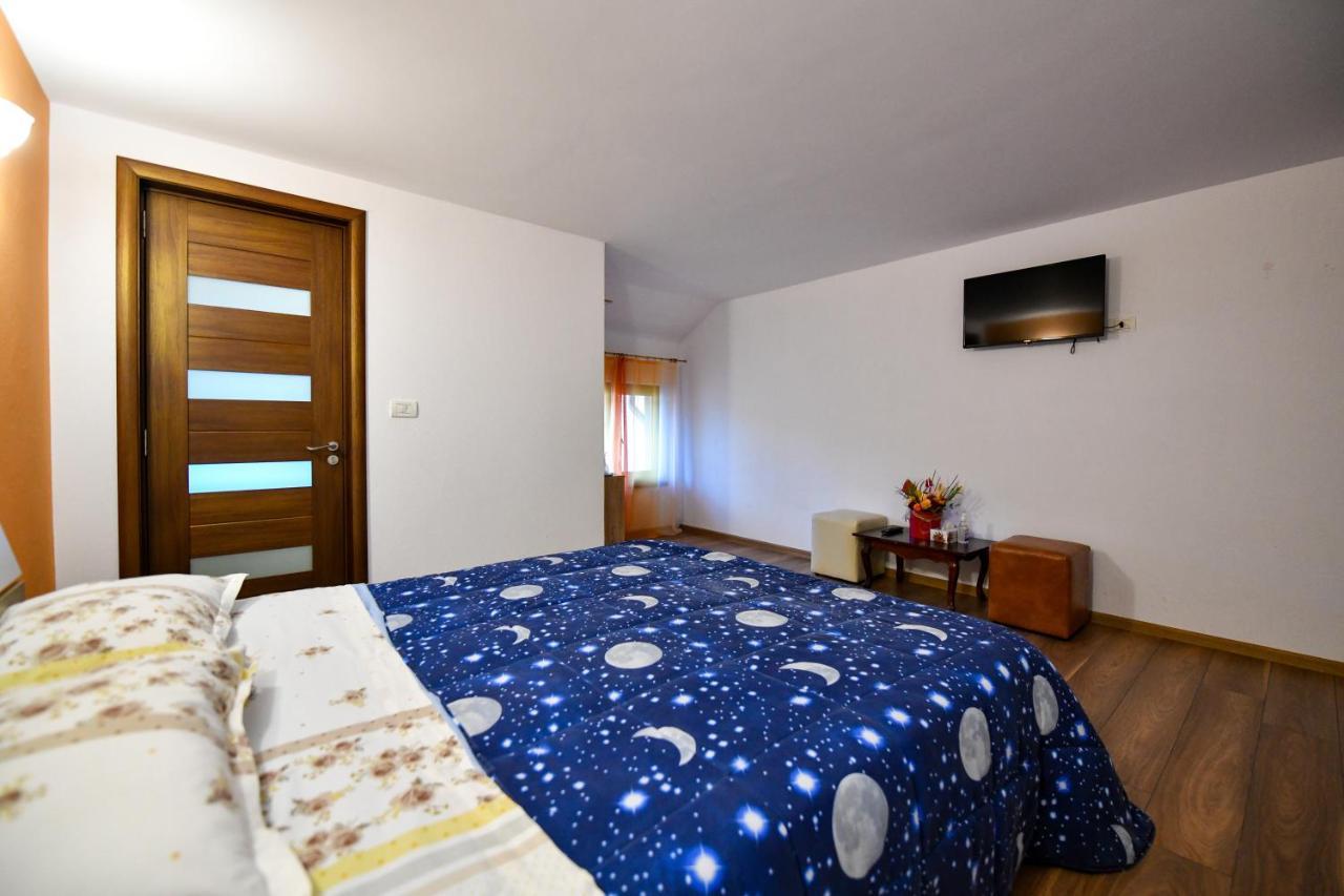Villa Castellino Tirgu Ocna Bagian luar foto